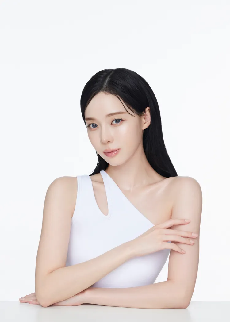 aespa Winter成為AHC全球品牌大使。品牌提供