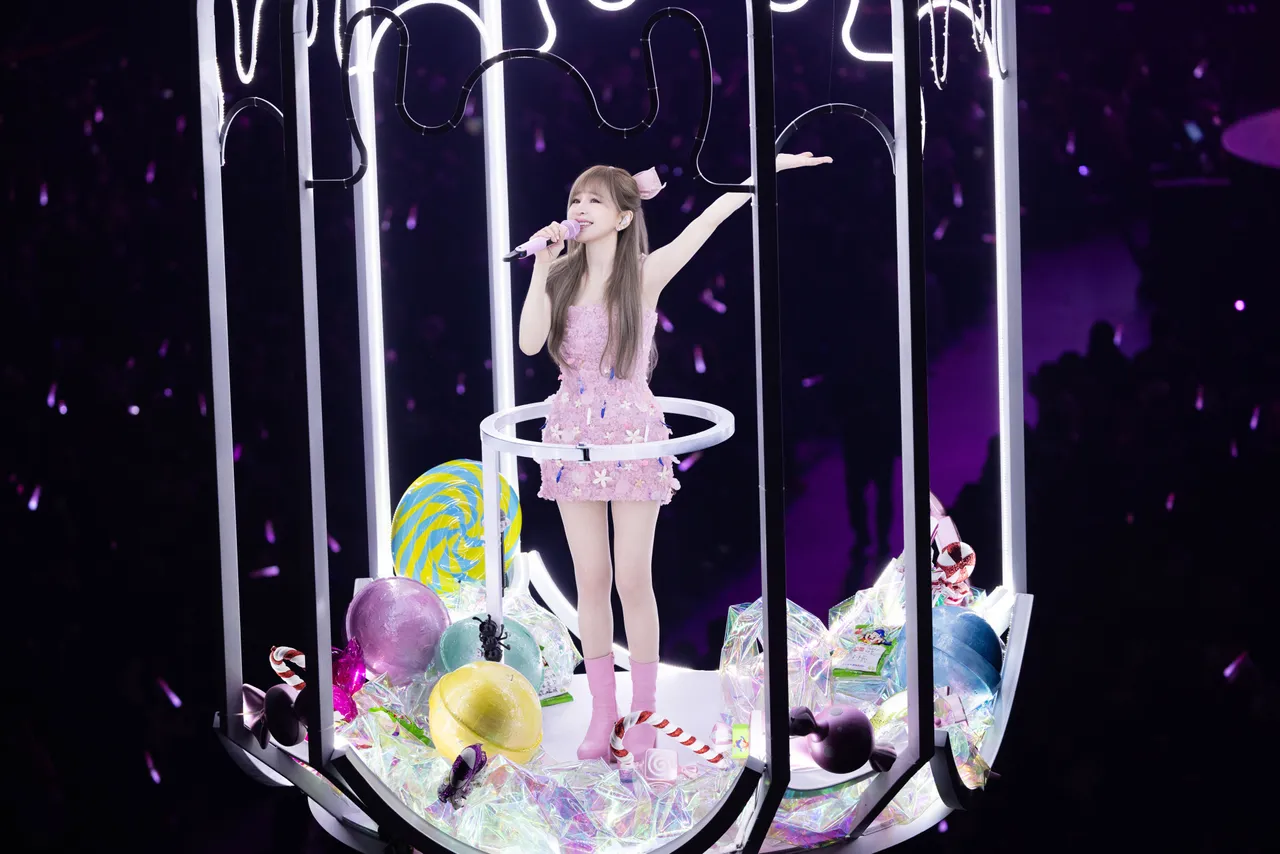 王心凌最終場的「SUGAR HIGH限定版夢幻飛天糖罐子」如期升空。寬宏藝術 X 天晴娛樂提供