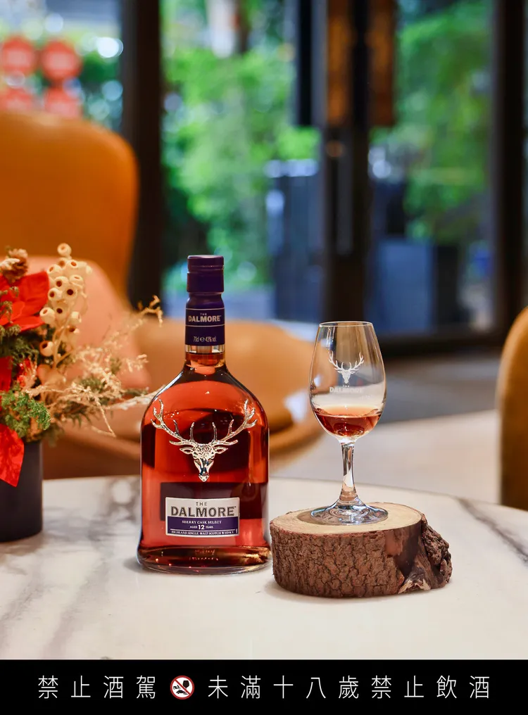 2026起入住慕舍，每晚限量單杯品酩大摩12年三重雪莉威士忌。業者提供
