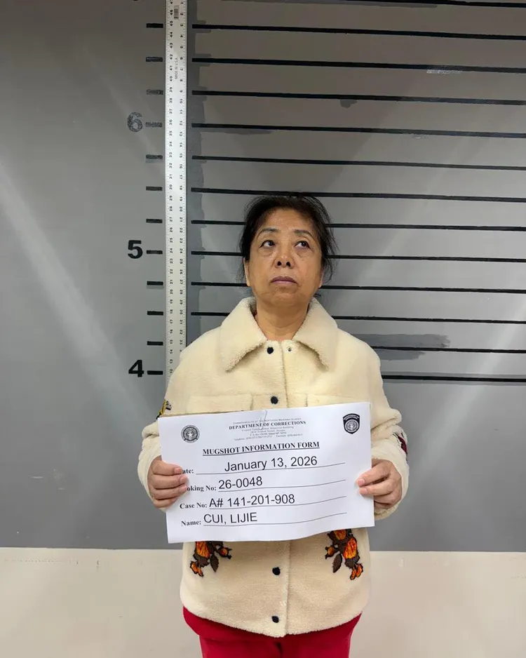 崔麗杰13日在塞班島機場被捕。翻攝自臉書