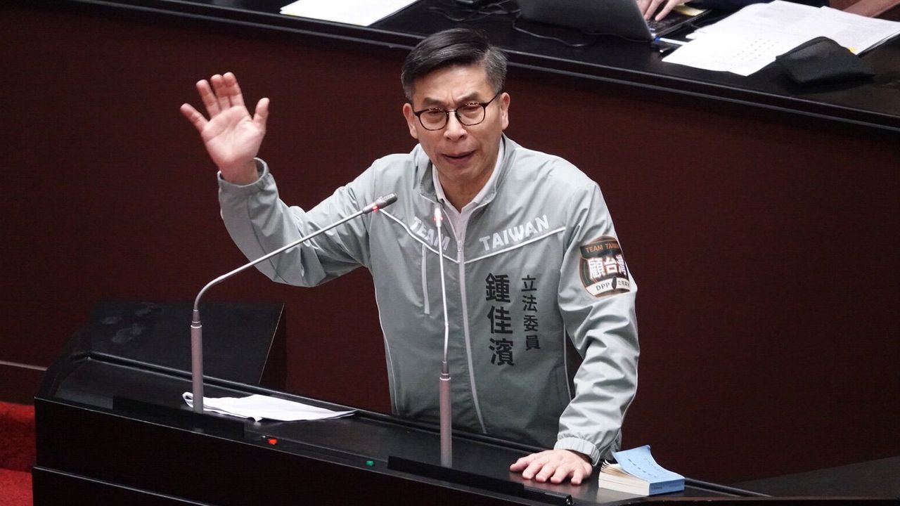 綠委舉高市早苗批藍白不敢倒閣 藍委:鍾佳濱跟賴清德有仇?