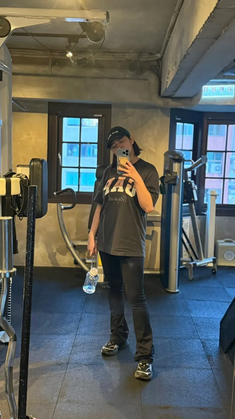 女星劉品言大方分享健身近況，她坦言體態尚未達到理想狀態，但仍抱持正向積極的態度。翻攝劉品言臉書