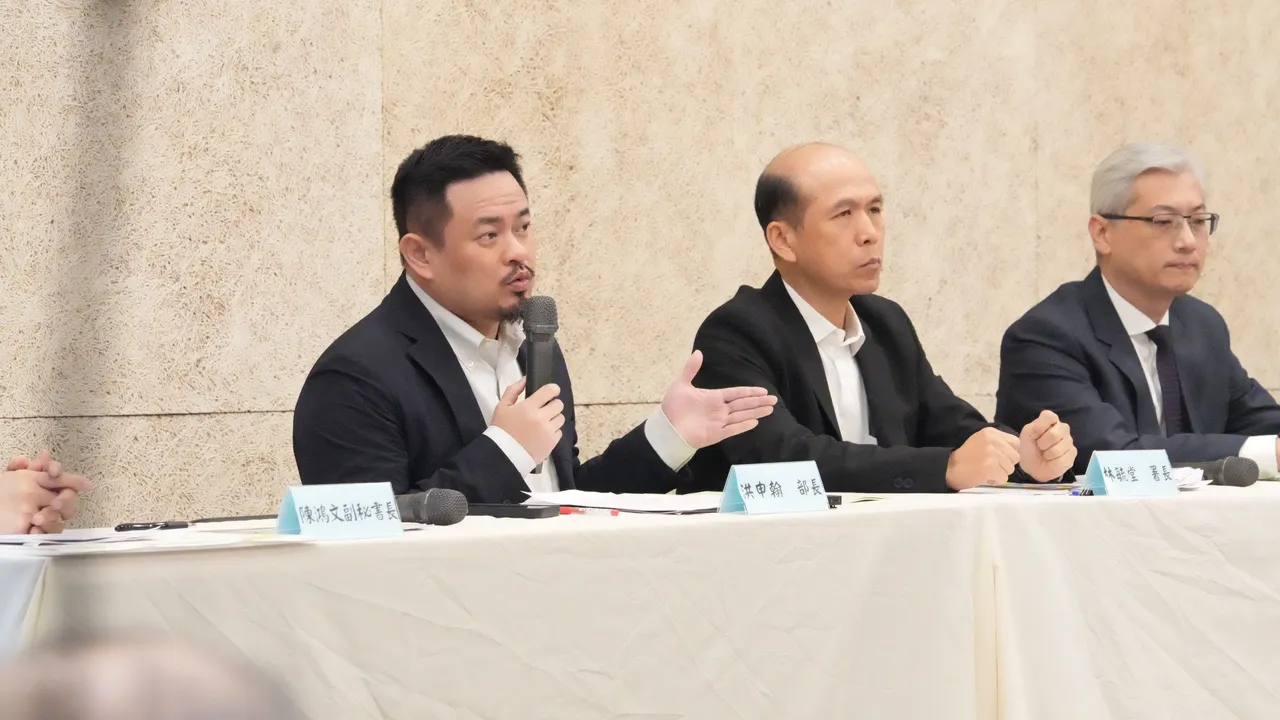 洪申翰召開記者會，宣布啟動第2波「強化職場減災行動計畫」。勞動部提供