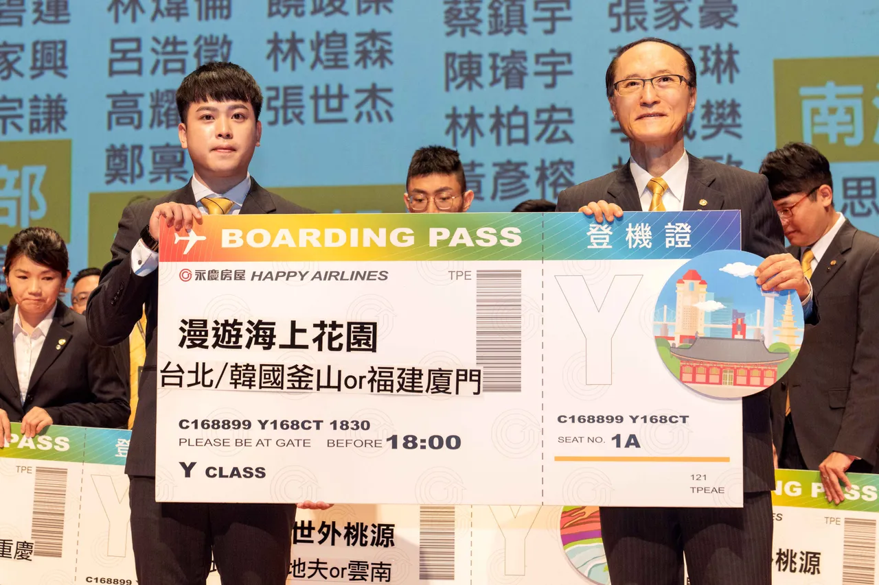 永慶房屋獎勵旅遊沒有年資限制，像去年的「最佳新人」鄭偉祥就獲得了海外旅遊獎勵。永慶房屋提供
