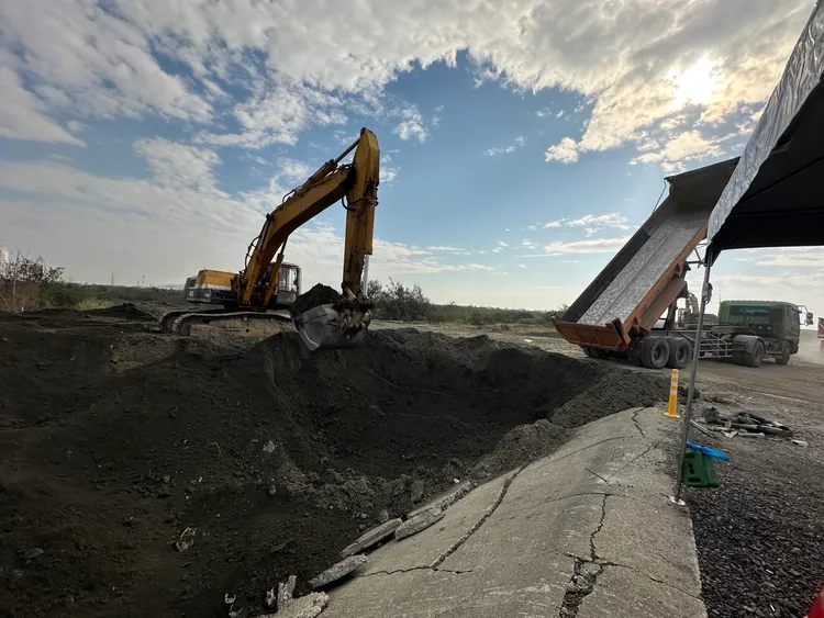 針對將土方暫放港區，高雄兩大建商公會高度肯定。高市府提供