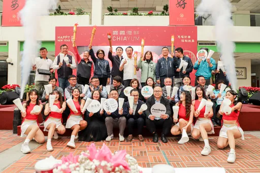 翁章梁跳「撒嬌舞」為哪樁？　嘉縣府推台灣燈會聯名12款限定伴手禮　