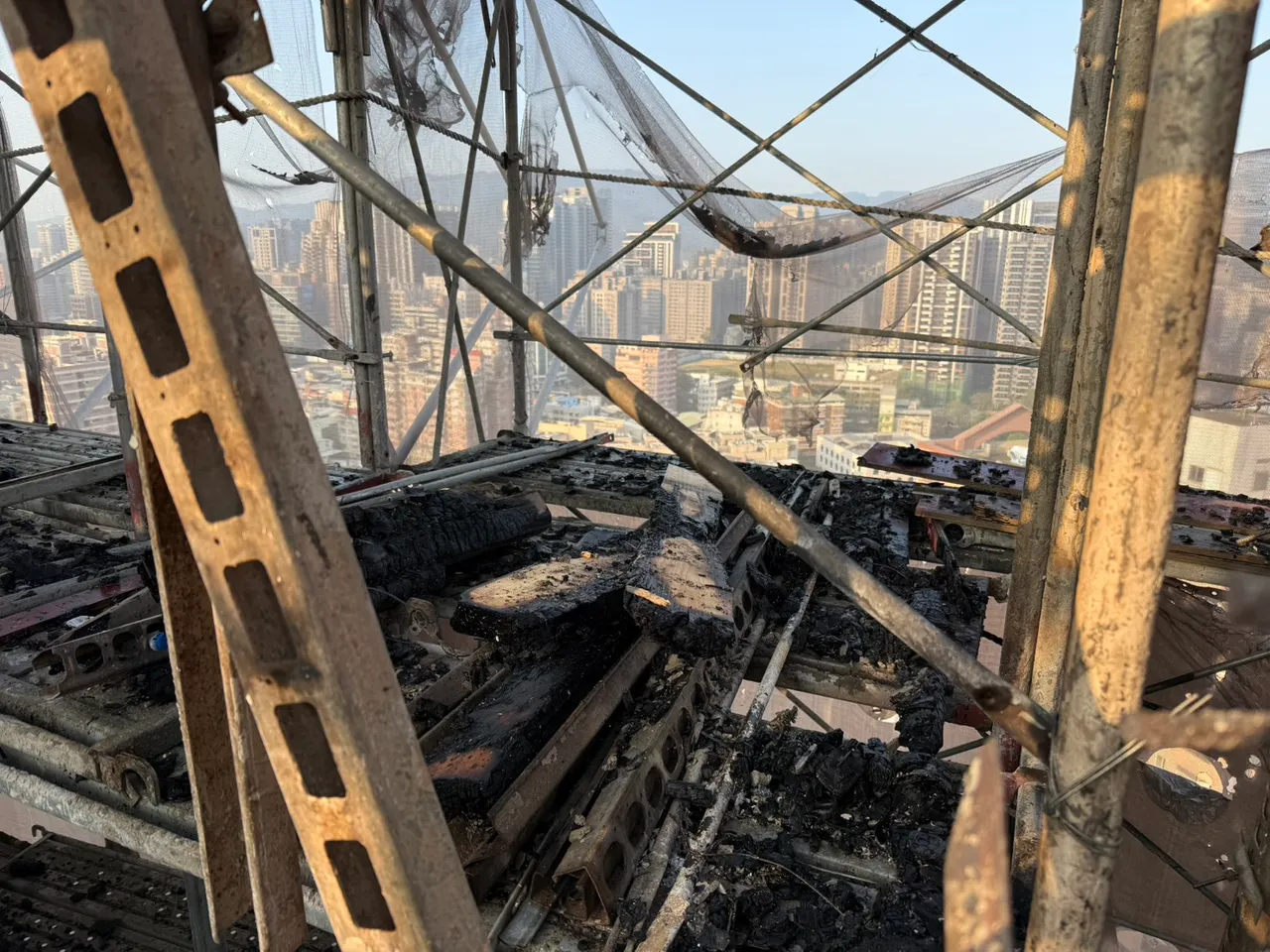 高市工務局勒令業者停工，並進行結構安全鑑定，未完成前不得申請復工。工務局提供