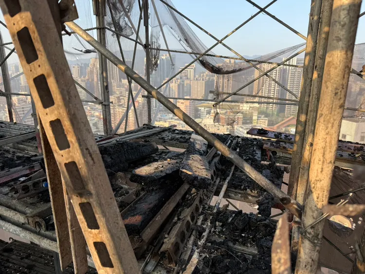 高市工務局勒令業者停工，並進行結構安全鑑定，未完成前不得申請復工。工務局提供