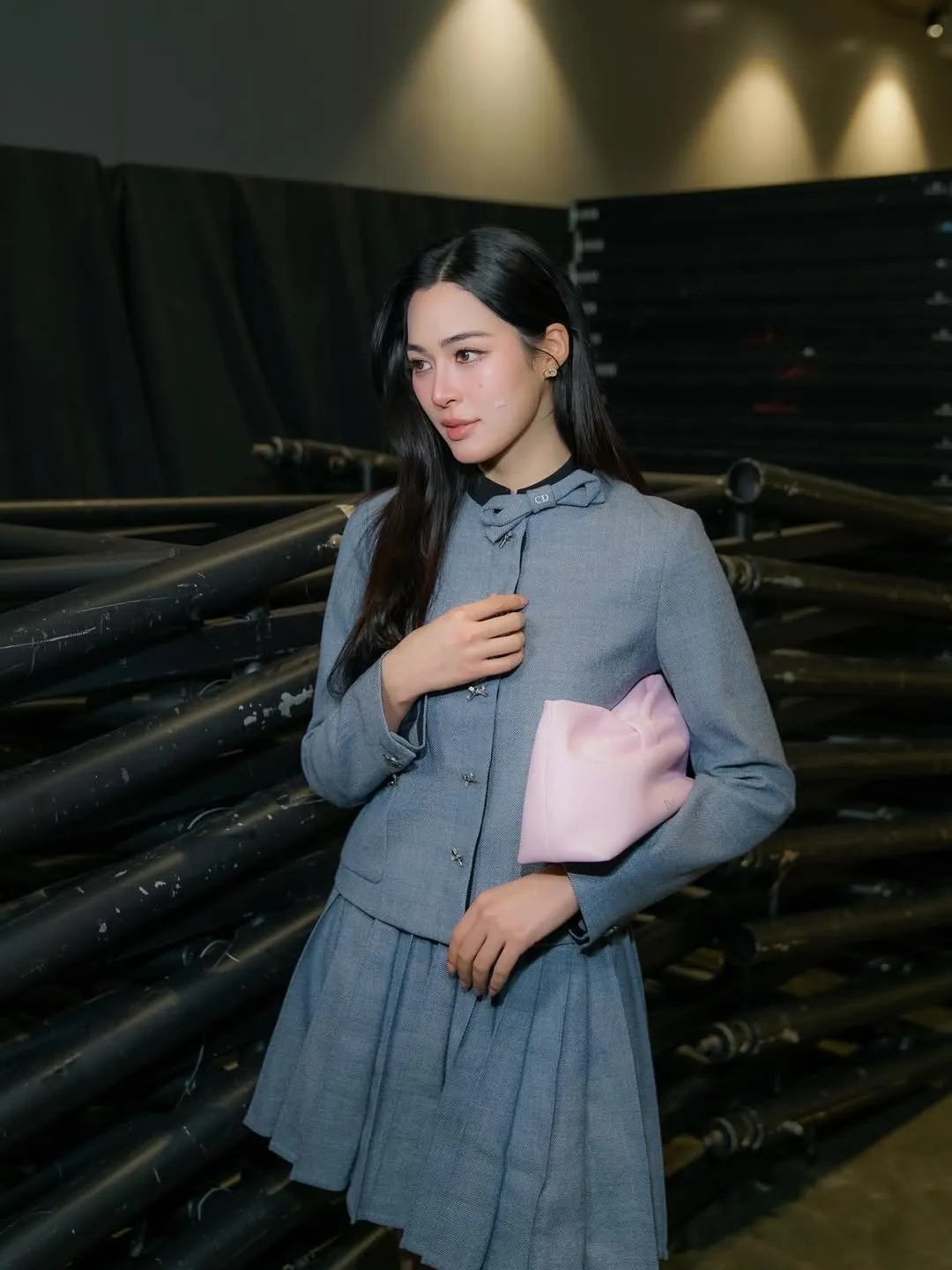 鄺玲玲搭配Dior Bow新包。翻攝自 @linglingkwong IG