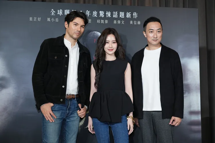 鳳小岳（左起）、葉芷妤和導演奚岳隆。彭欣偉攝