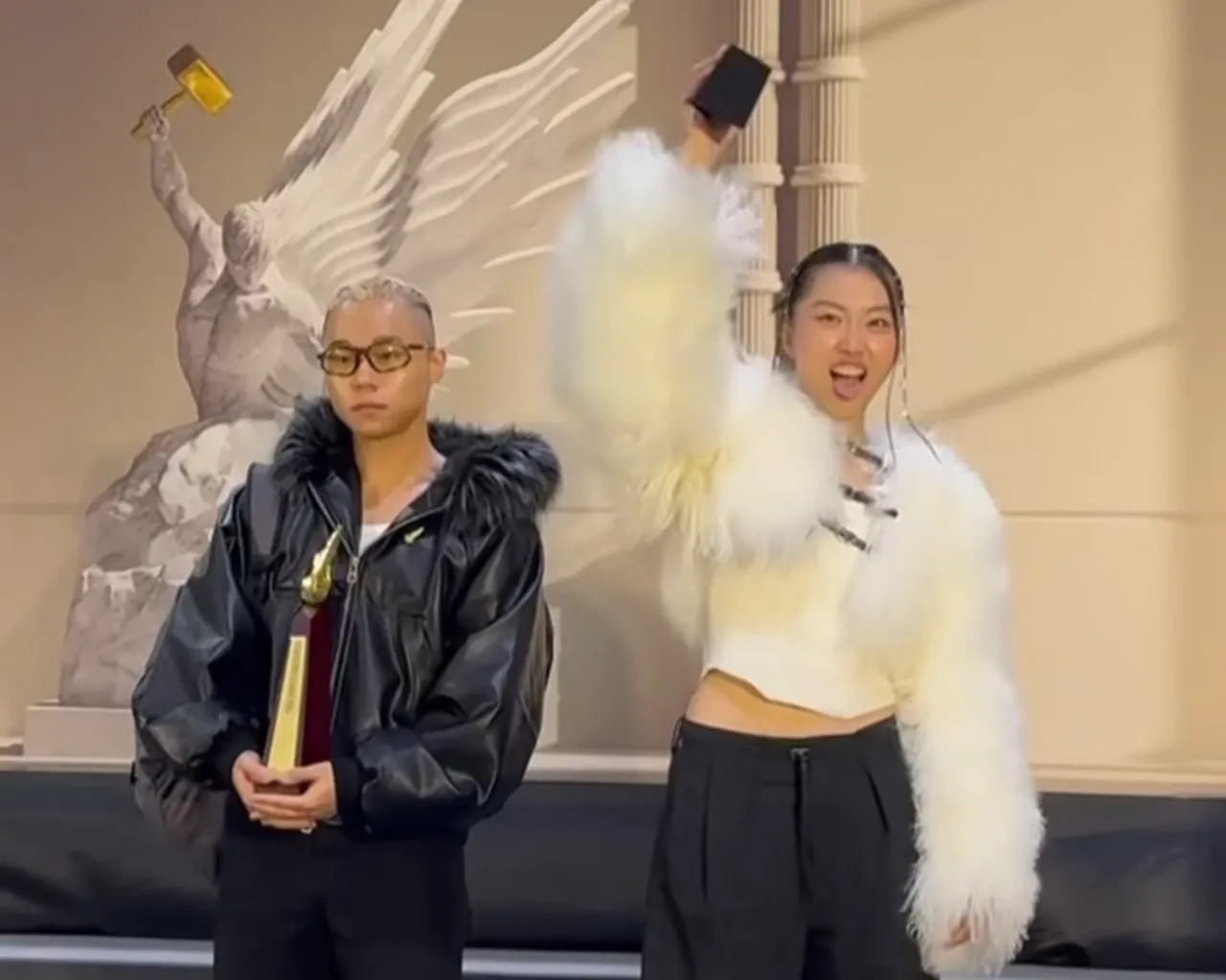 陈康堤（右）夺下新人奖，一句话赢过爸爸10座奖。翻摄IG