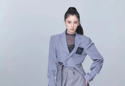 徐若瑄出事！浴室炸出水柱、莲蓬头喷射 　差点断肋骨