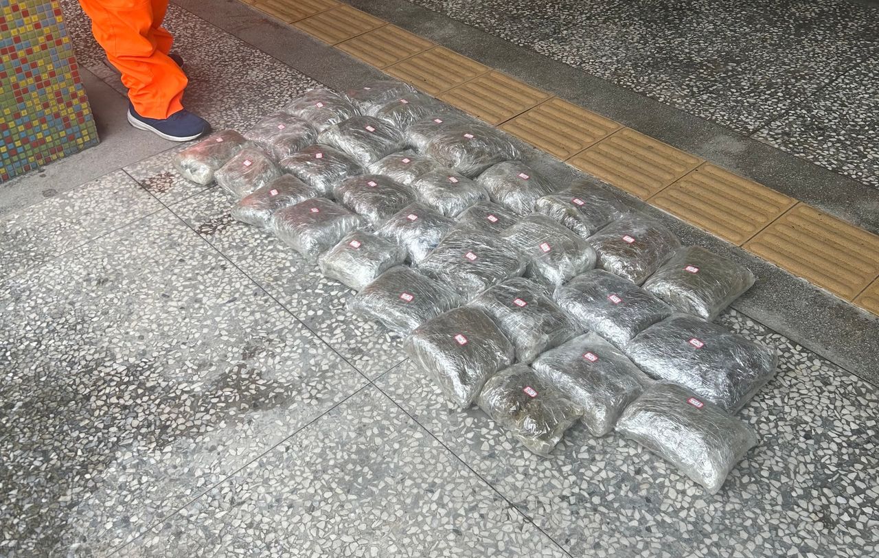 驚!野柳漁民海邊撿到這一包 市值超過2千萬