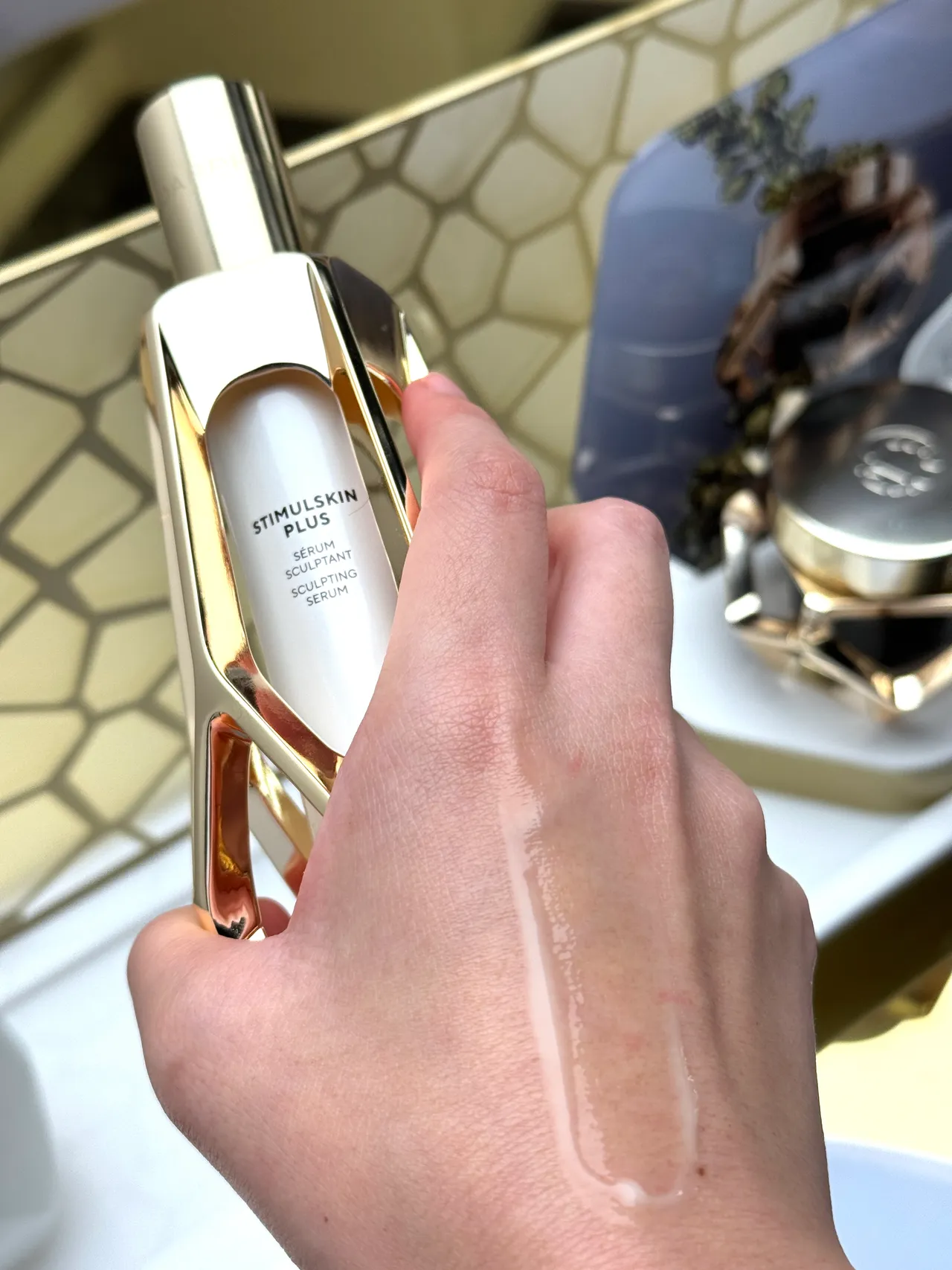 DARPHIN深海翡翠蘊活緊塑精華。張家玲攝