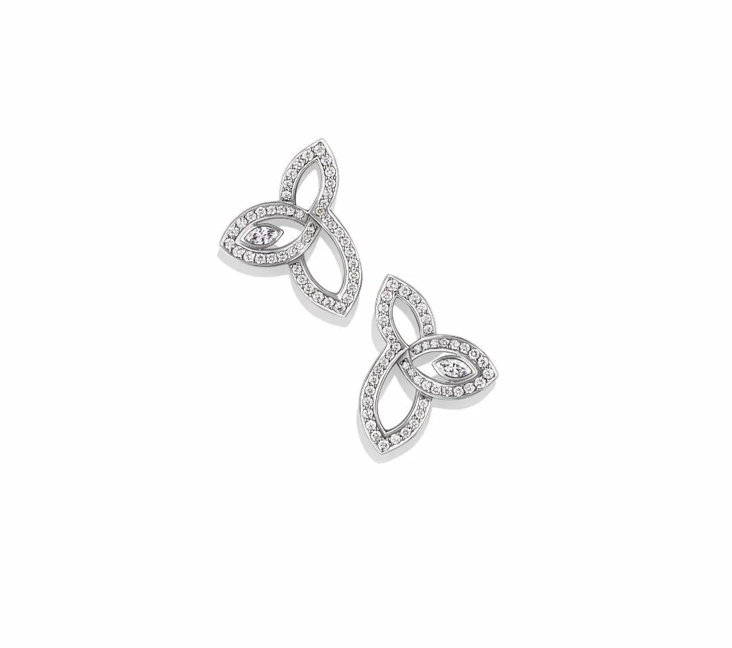海瑞温斯顿 Lily Cluster系列铂金钻石耳环。品牌提供