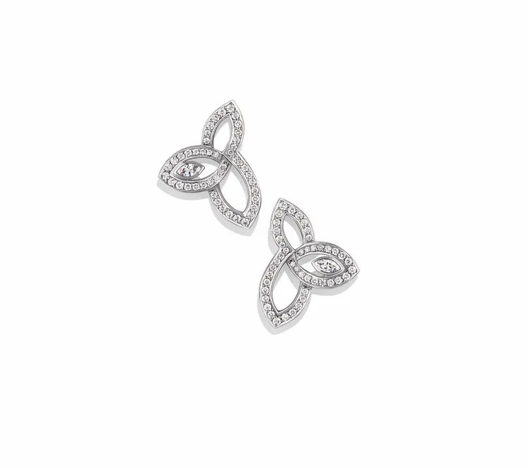 海瑞溫斯頓 Lily Cluster系列鉑金鑽石耳環。品牌提供