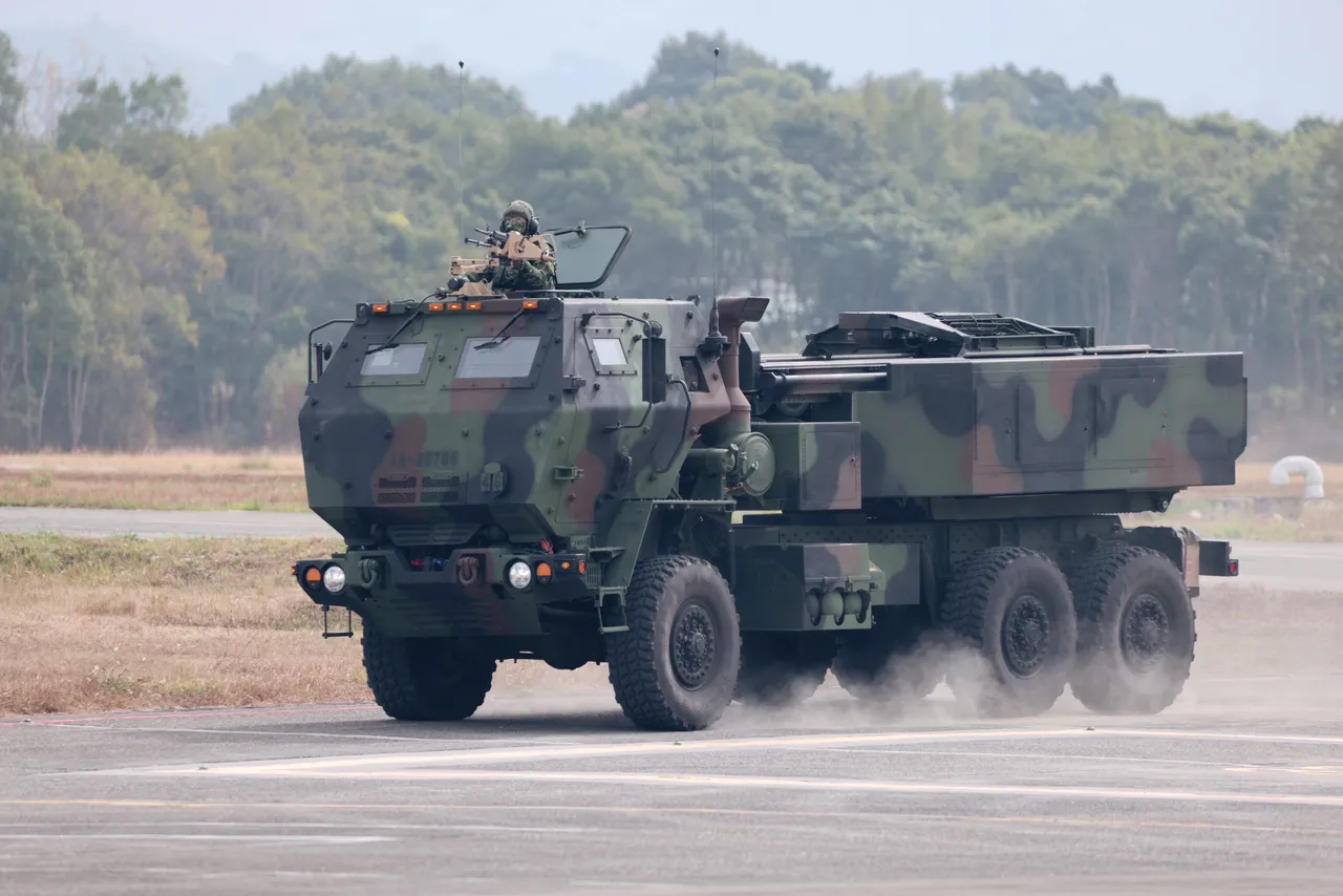 陸軍海馬士多管火箭發射車。記者李俊毅攝
