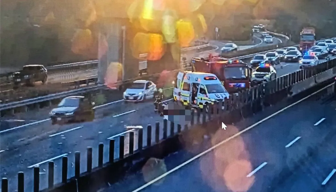 事故发生在国道4号西向神冈路段。民众提供