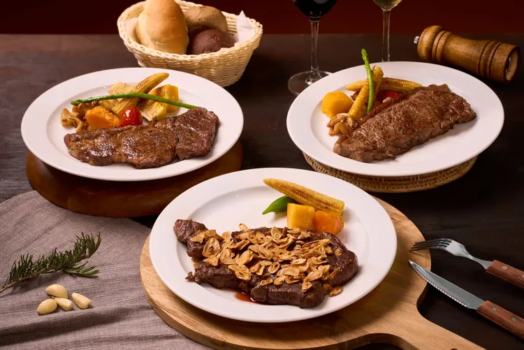 TOK牛排屋排排重磅，品嚐不同部位牛排肉質天然口感與牛脂甘甜。業者提供