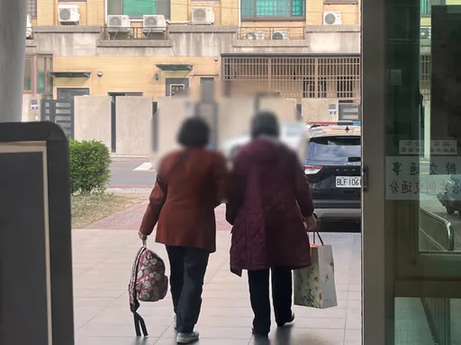 探親婦苦候2小時等不到人　幸遇熱心司機無償載運求助警