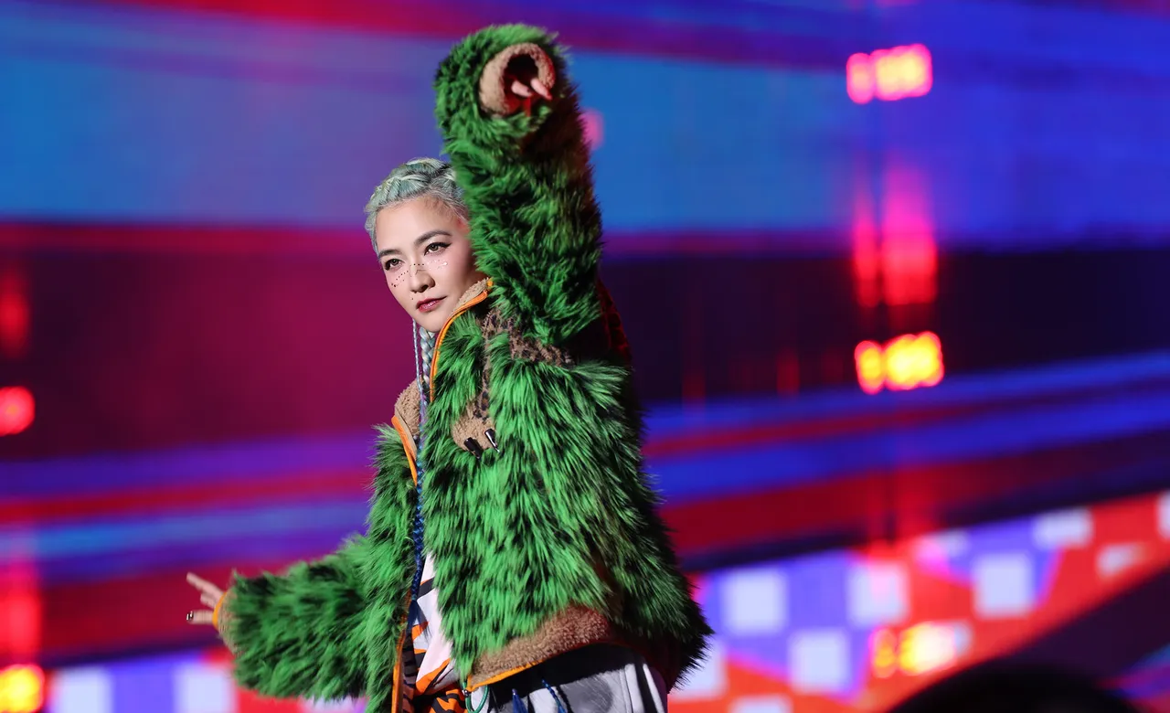 大S没缺席！范晓萱台东跨年选唱姐妹作品　向天献吻满满思念