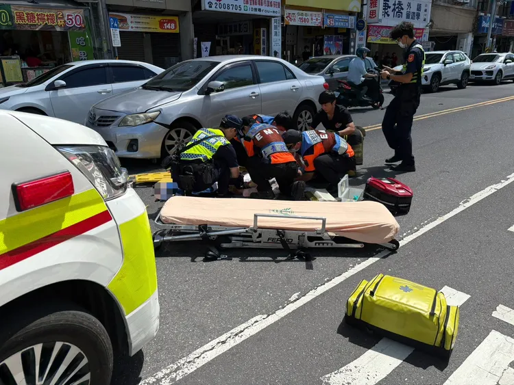 74歲陳姓老翁騎腳踏車經過遭撞飛，身受重創送醫不治。翻攝照片