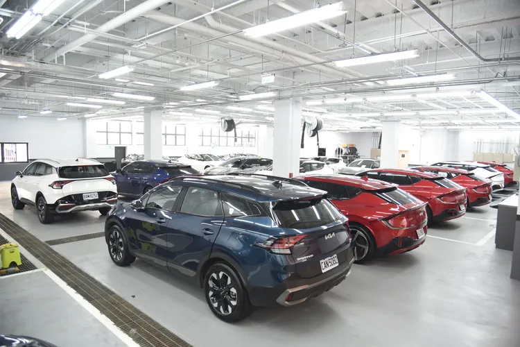 今（2026）年推出的「第六年六大系統延長保固」方案，亦適用於Kia Select原廠精選中古車。業者提供