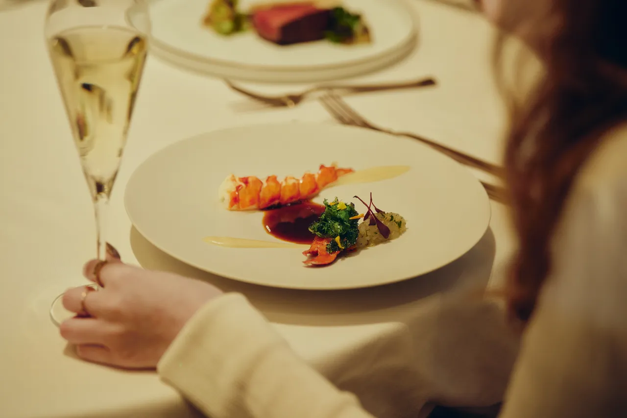 「焰 28」情人節個人套餐。業者提供