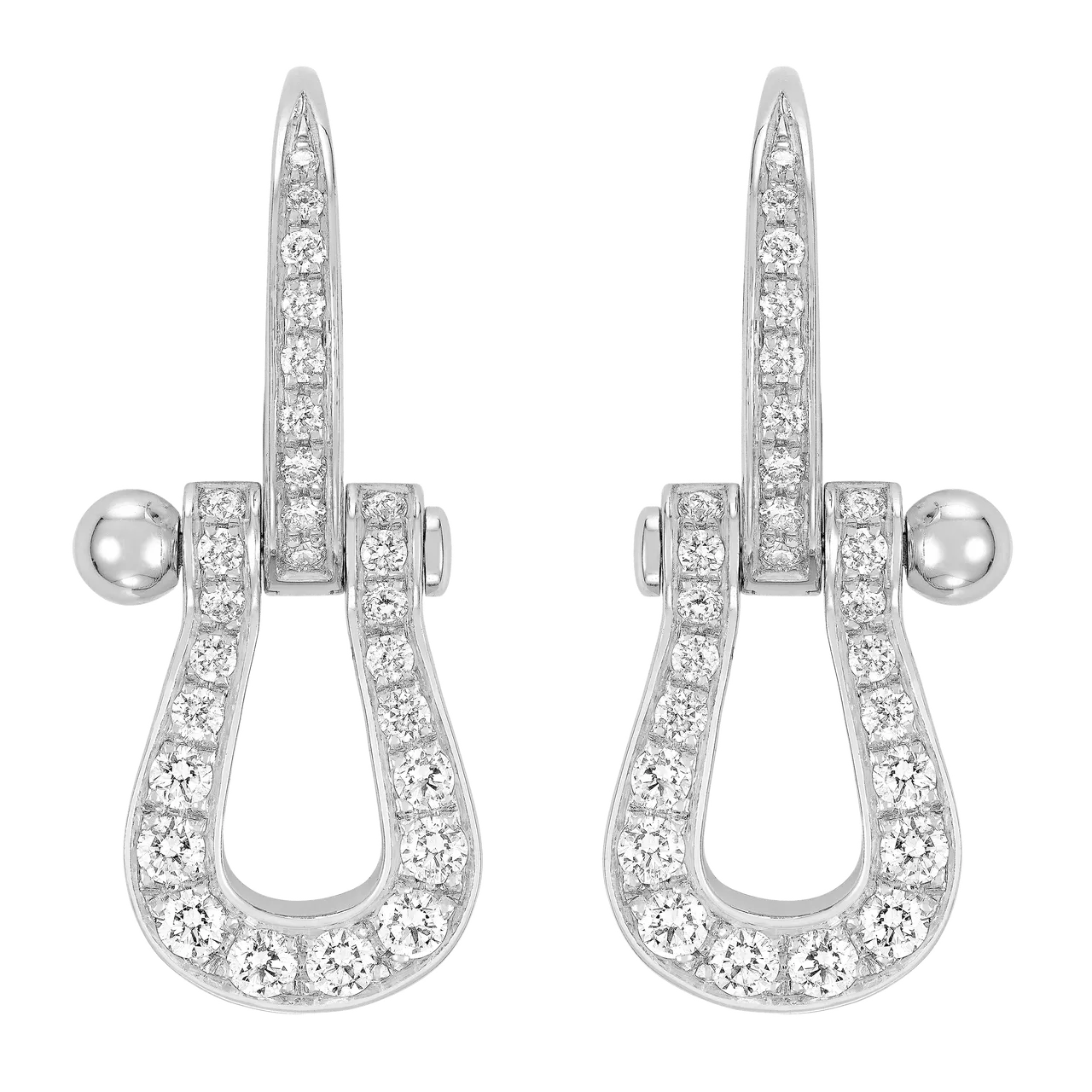 FRED Force 10耳環，白金與鑽石。品牌提供