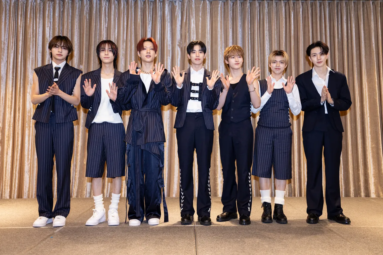 ALL(H)OURS由日本成员Masami （左起）、Minje、 Xayden、队长Kunho、Youmin、老么ON:N、Hyunbin组成。。COME ON JKSSP提供