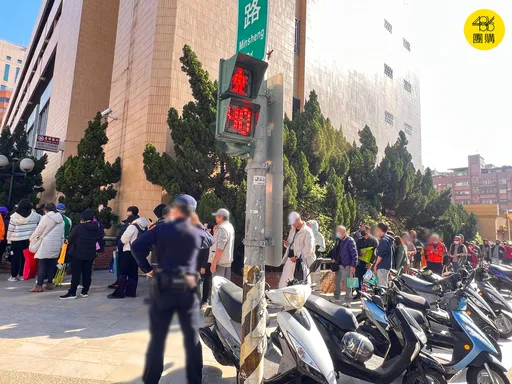 搶馬年套幣一早現排隊人潮　「史上最貴」仍買氣爆棚