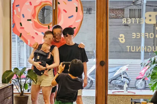 甜甜圈店「拒接待12歲以下孩童」　網翻舊照打臉　店家急澄清