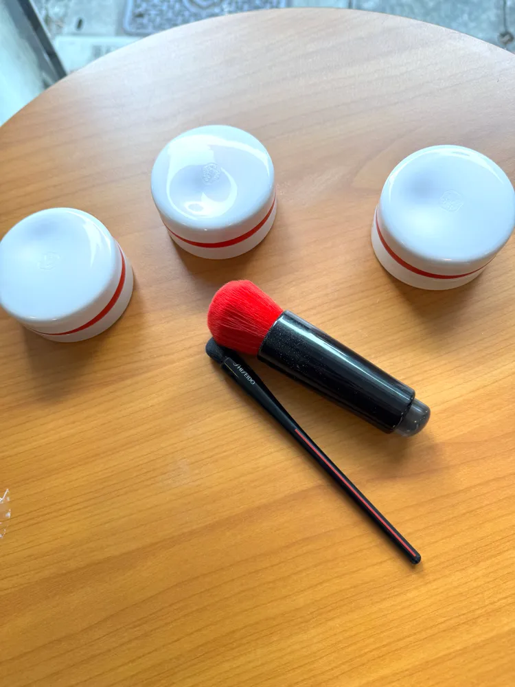 資生堂超聚光持光蜜粉共有3色選，各1650元。張家玲攝