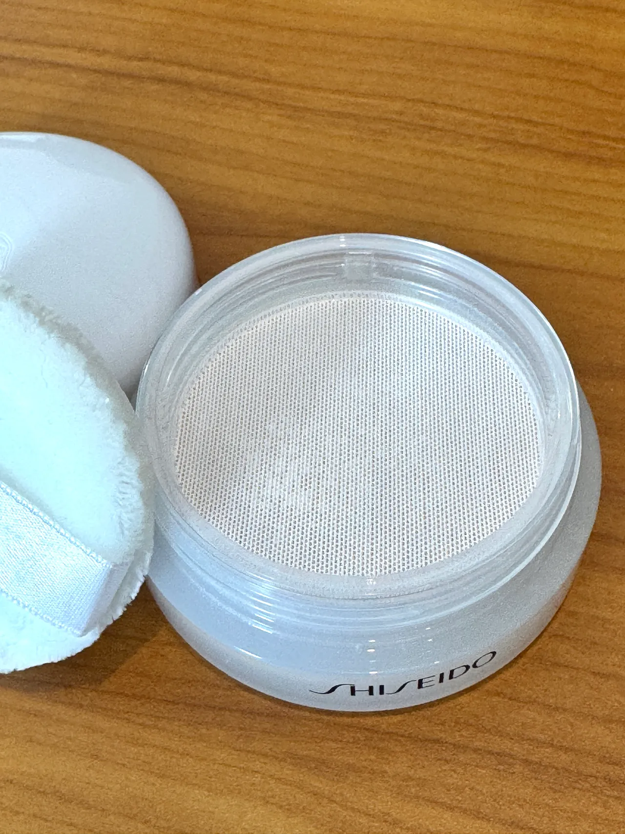 粉體中加入專利研發的「玻尿酸持光粉末」。張家玲攝