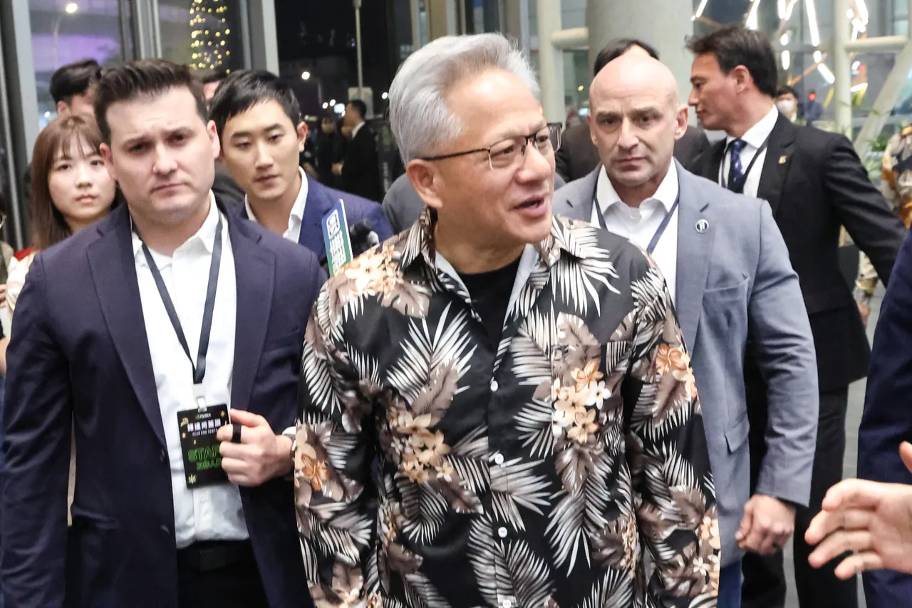 輝達執行長黃仁勳穿著一身花襯衫登場輝達尾牙。莊宗達攝