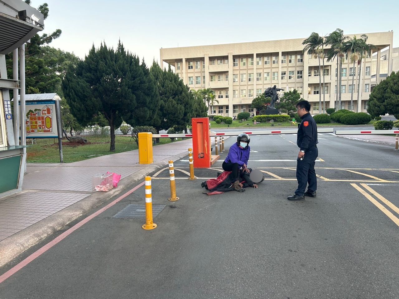 警大土地公廟香油錢被偷 錢箱校門前神掉落!慣竊當場被逮