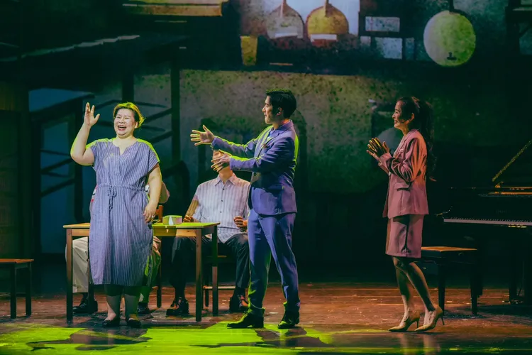 小嫻把音樂劇《唱吧！唱吧！恆春女子》獻給天上的母親。翻攝小嫻臉書