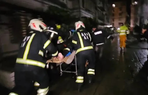 基隆41歲勇消殉職！三度衝火場「脫面罩給受困女」不幸犧牲