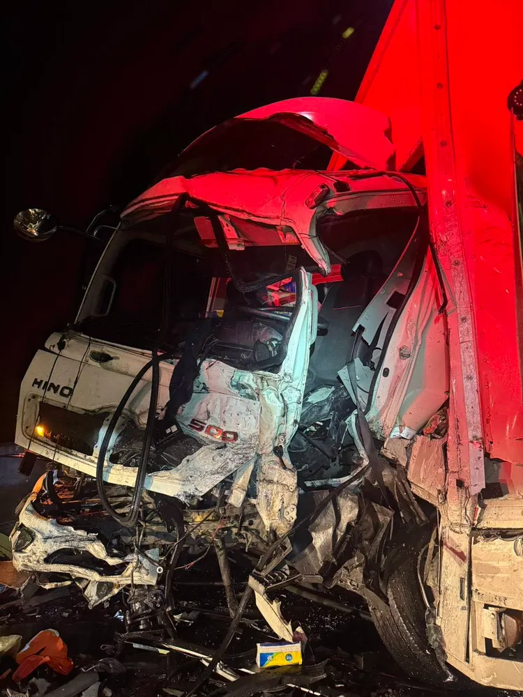 警消獲報後立刻派員趕往現場，並協助2名傷者送醫。翻攝照片