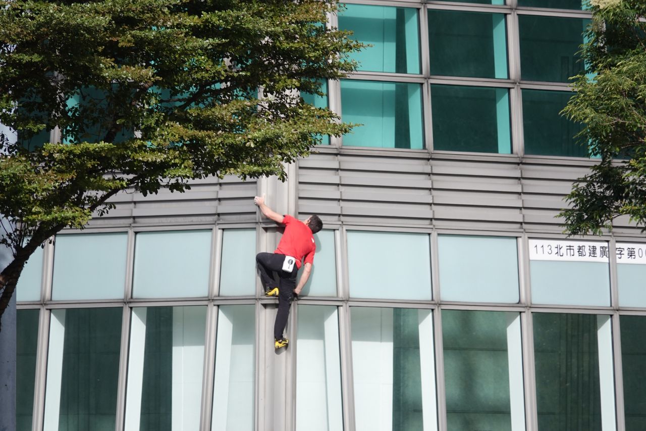 霍諾德握力是普通人3倍!成登上101最大利器