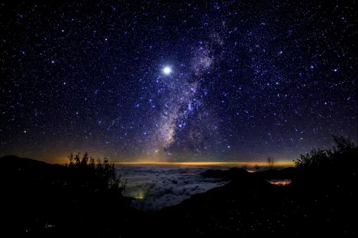 小笠原山、祝山车站雪后星空超吸睛　阿里山宾馆指定房型8折起