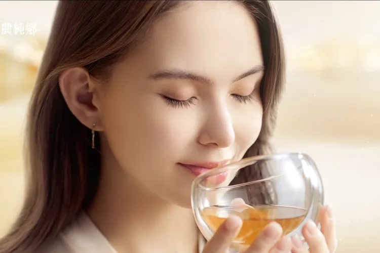 昆凌外型雖然宛如洋娃娃，個性卻十分堅強。農純鄉提供