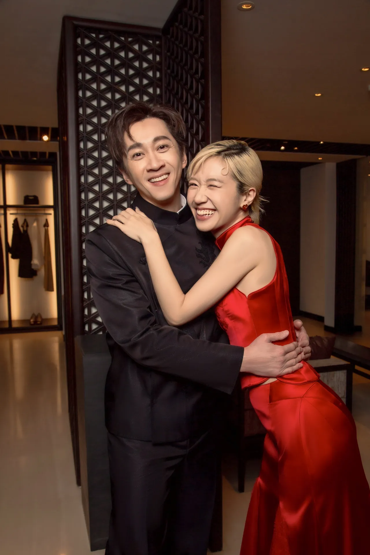 Lulu、陳漢典的文定儀式由夏姿打造禮服。品牌提供