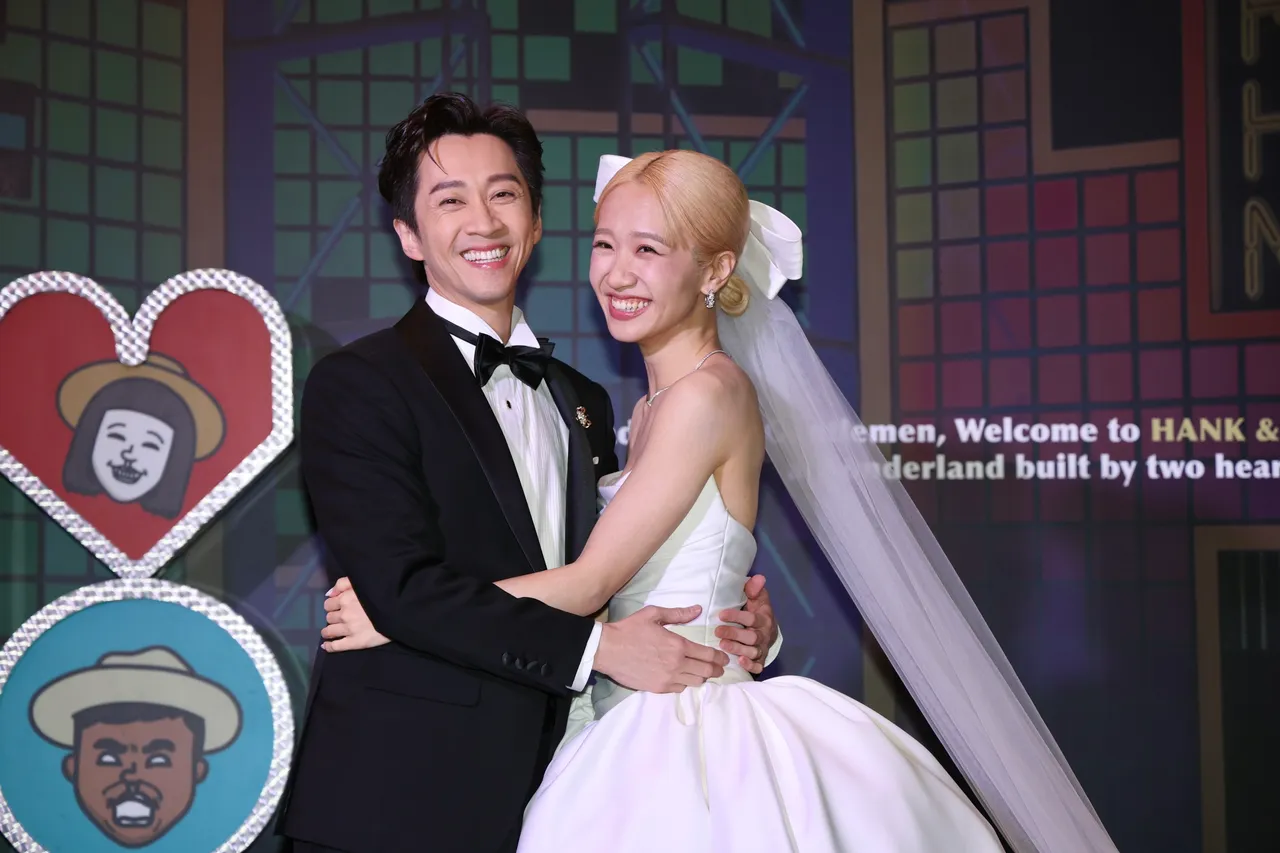陳漢典（左）、Lulu（右）在婚禮上甜蜜相擁。莊宗達攝