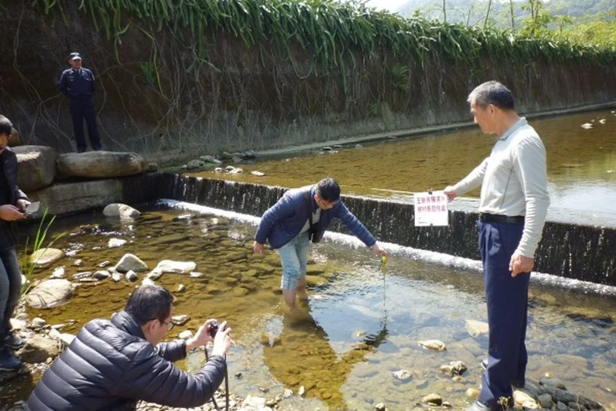 南投县警方案发后重回种瓜溪勘验现场。资料照片