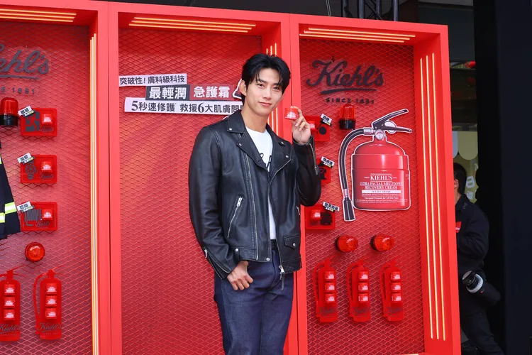 玉澤演現身信義區。攝影中心攝