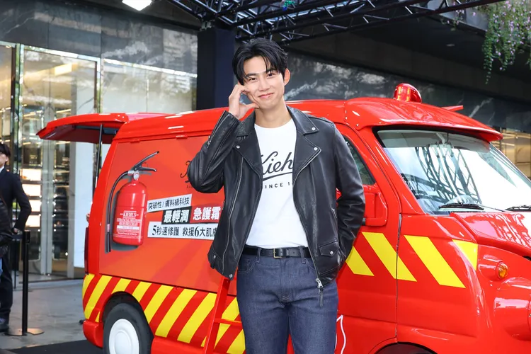 玉澤演現身信義區。攝影中心攝