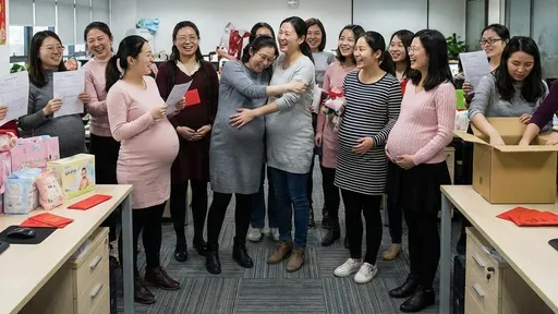 15人公司「13同事一起懷孕生產」　公司幫加薪！佛心背後有貓膩