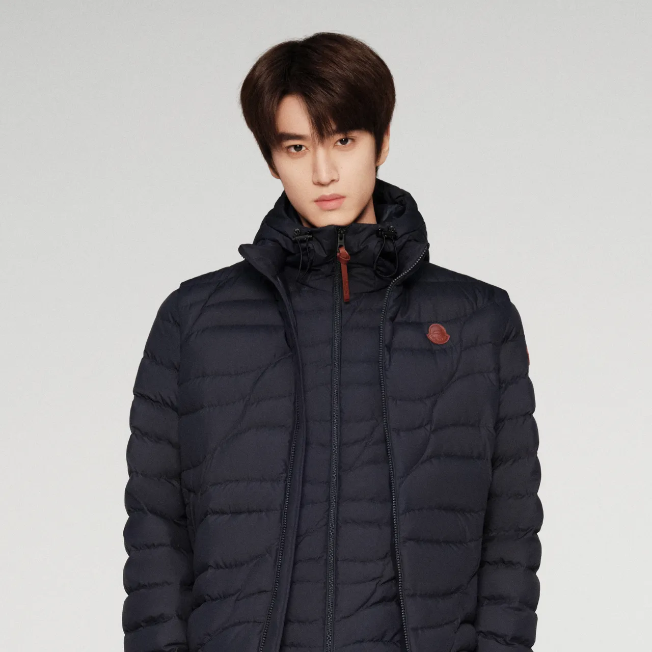 張康樂拍攝MONCLER 2026新春系列形象大片。品牌提供