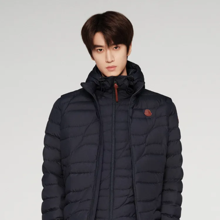 張康樂拍攝MONCLER 2026新春系列形象大片。品牌提供